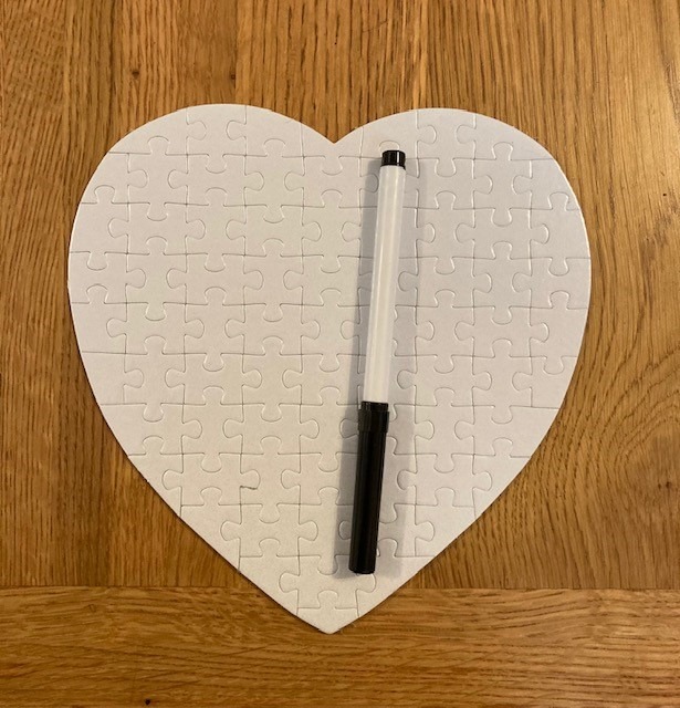 Jigsaw Puzzle Heart-Shaped - Image 2